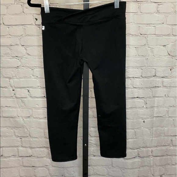 Fabletics Black Cropped Leggings - Picture 2 of 3